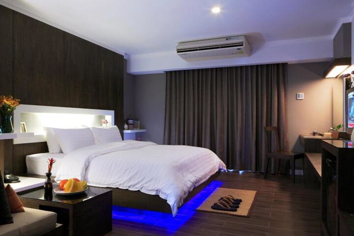 Room 14 of 153