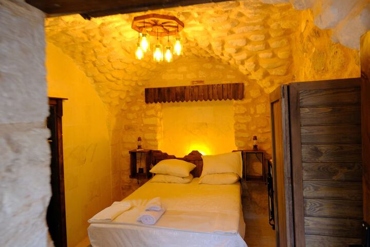 Room 2 of 46