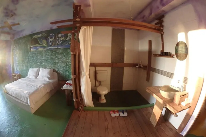 Room 2 of 22