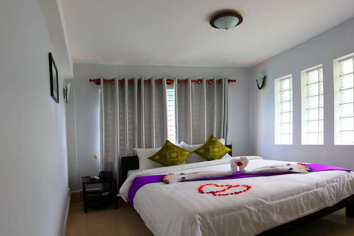 Room 13 of 24