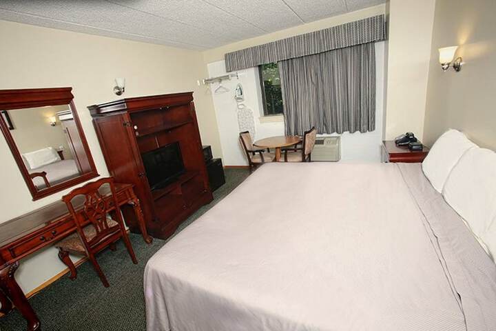 Room 8 of 26