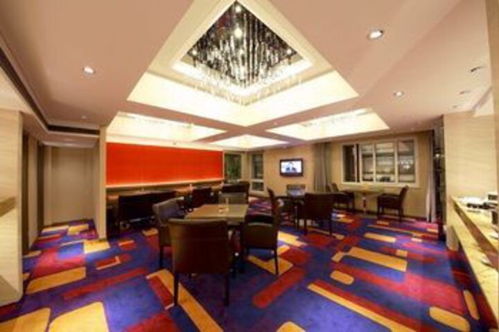 Business Center 9 of 83