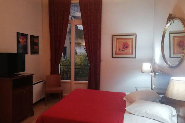 Room 30 of 141