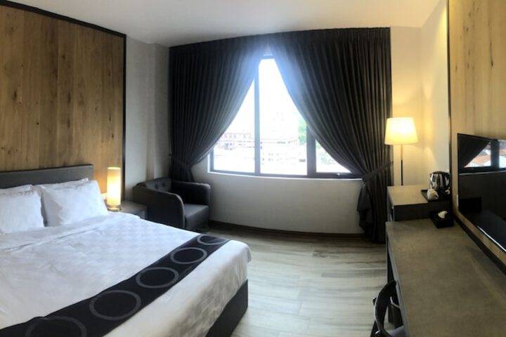 Room 13 of 52