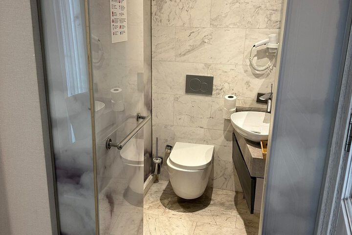 Room 42 of 54