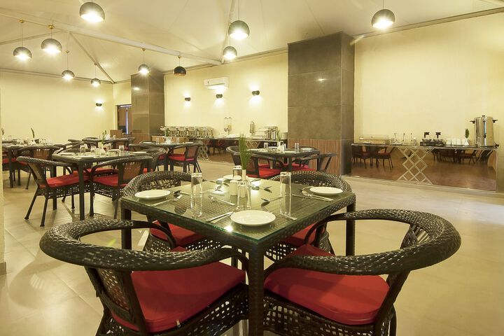 Dining 62 of 90
