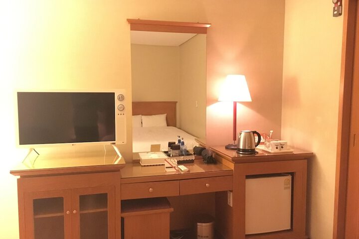 In-room business center