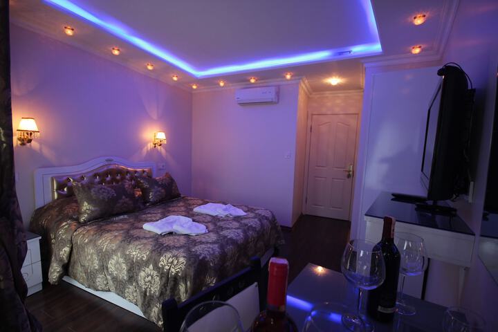 Room 27 of 65