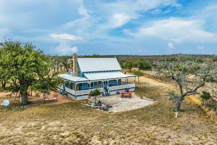 Photo of Das Liebe Haus- Peaceful-12 mi to Downtown Fred