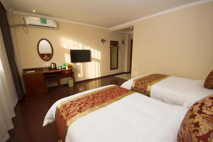 Room 28 of 60