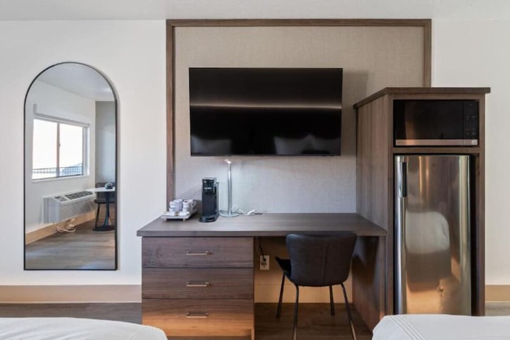 Room 8 of 8
