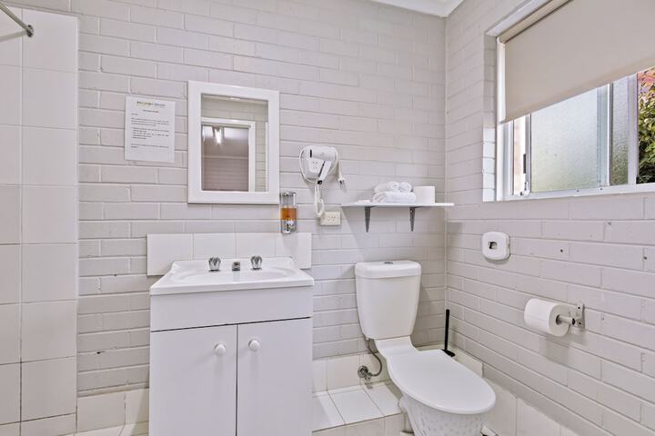Room 16 of 21