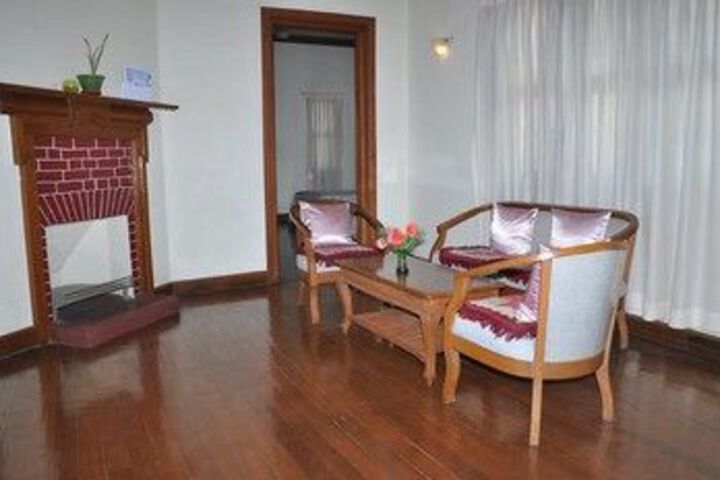 Room 25 of 33