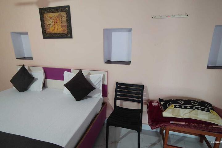 Room 20 of 35