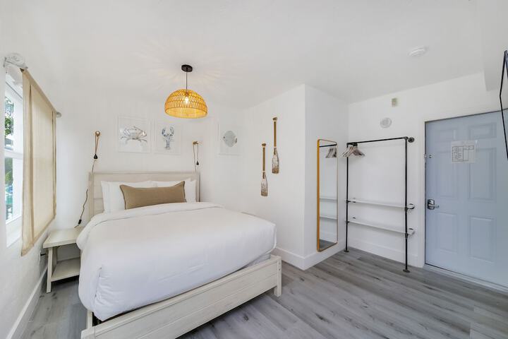 Room 9 of 48