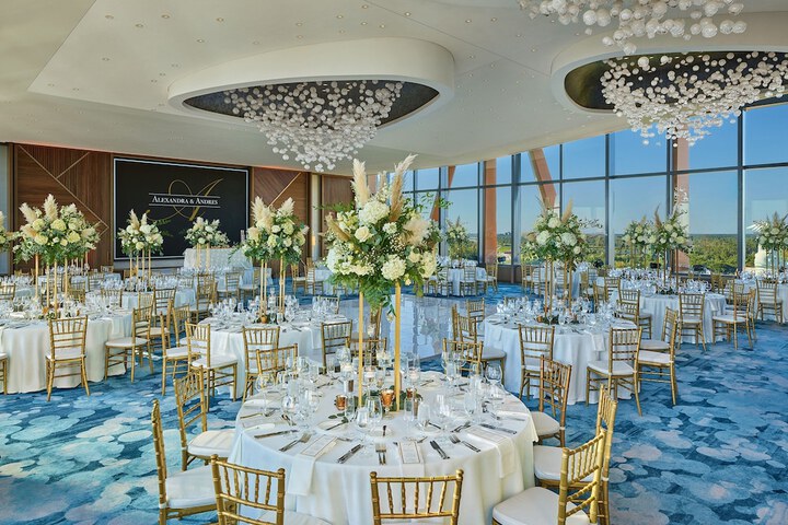 Banquet hall