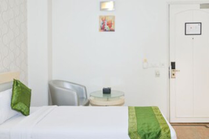 Room 7 of 27