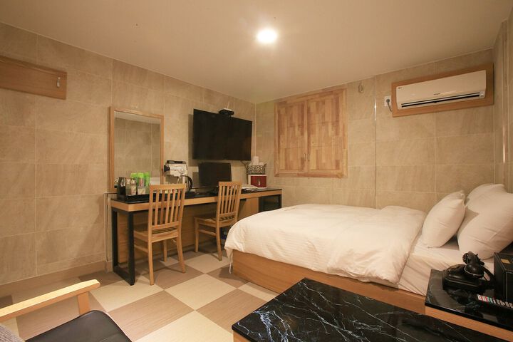 Room 124 of 127