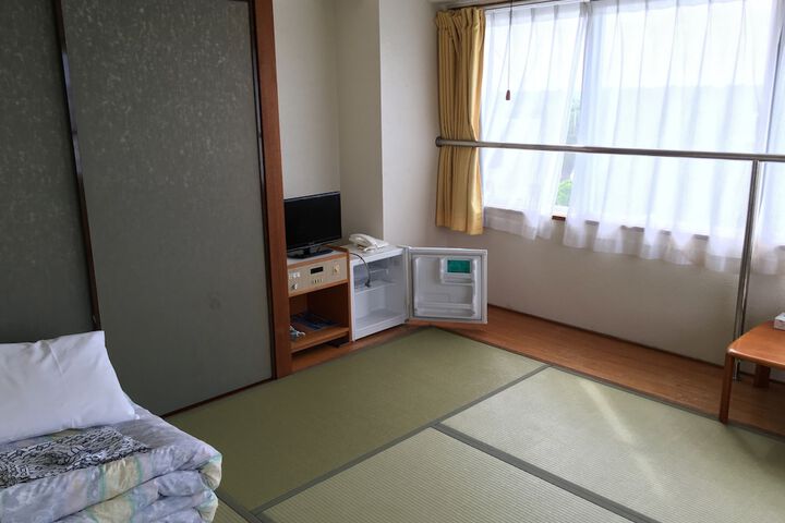 Room 10 of 38