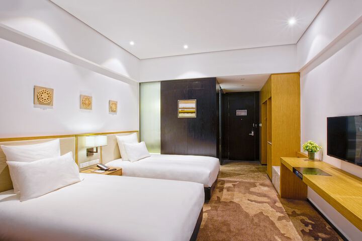 Room 7 of 19