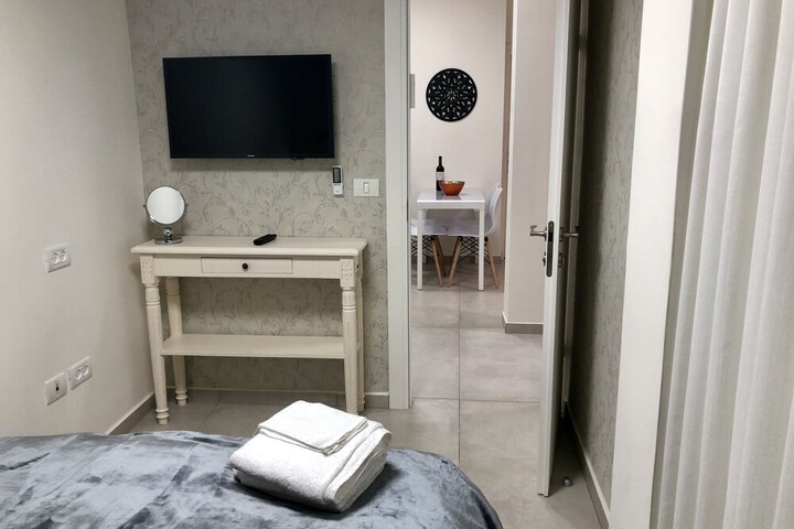 Room 4 of 29
