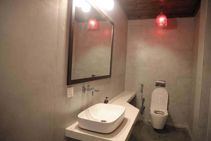 Room 22 of 36
