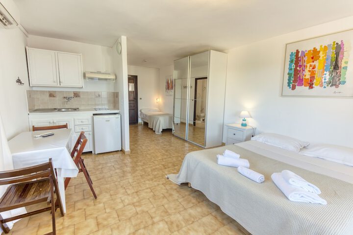 Room 4 of 14