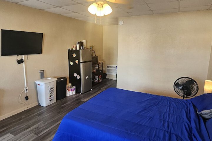 Studio Queen Room (7 of 8)