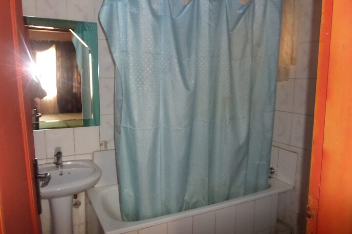 Room 13 of 17
