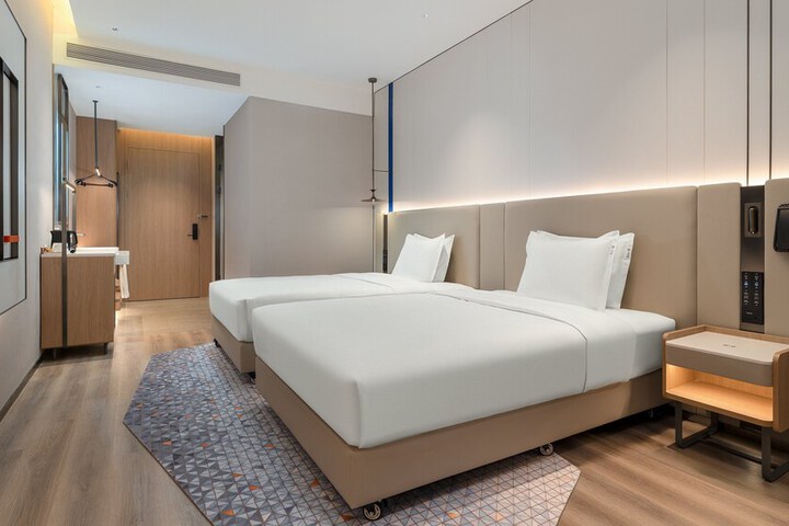 Room 26 of 79