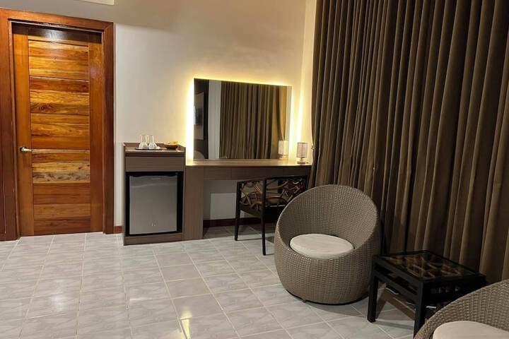 Room 28 of 68