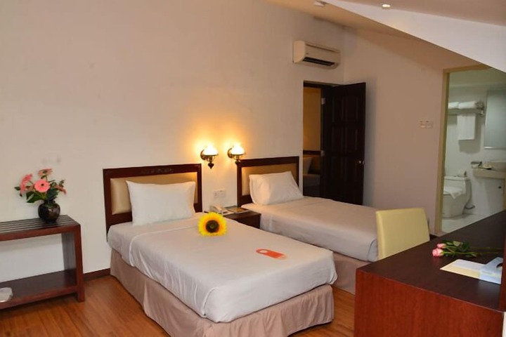 Room 10 of 61