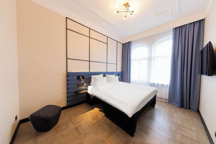 Room 30 of 229