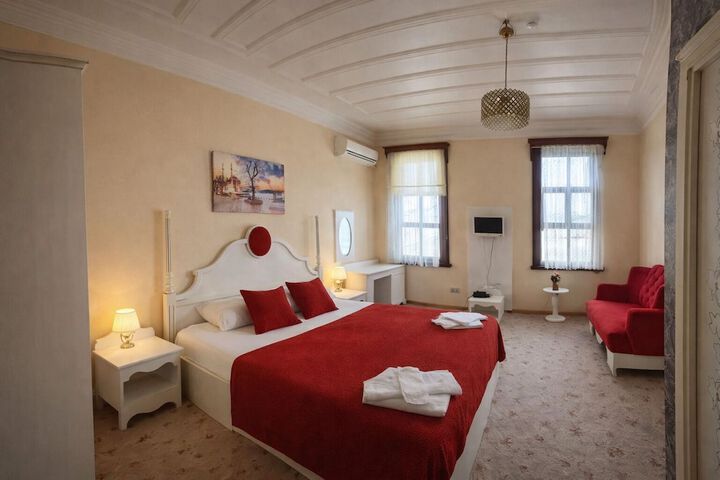 Room 9 of 27