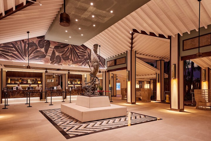 Hotel Interior 7 of 131