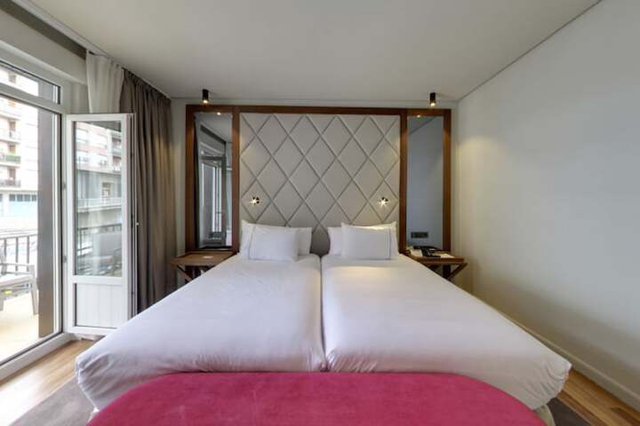 Room 28 of 121