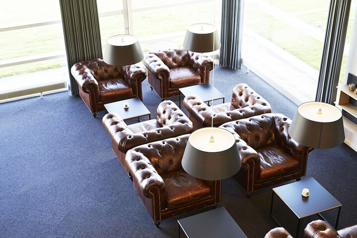 Lounge 19 of 27