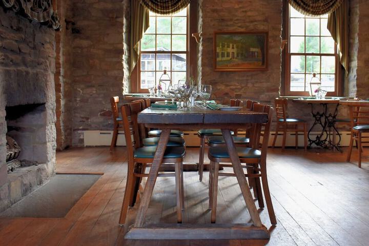 Dining 62 of 91