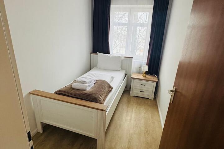 Room 9 of 36