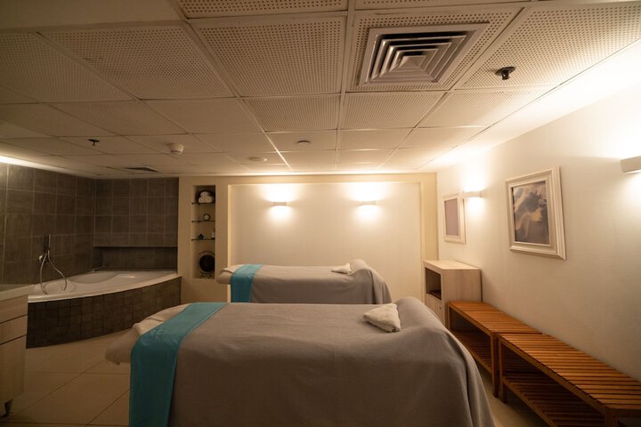 Spa 40 of 79