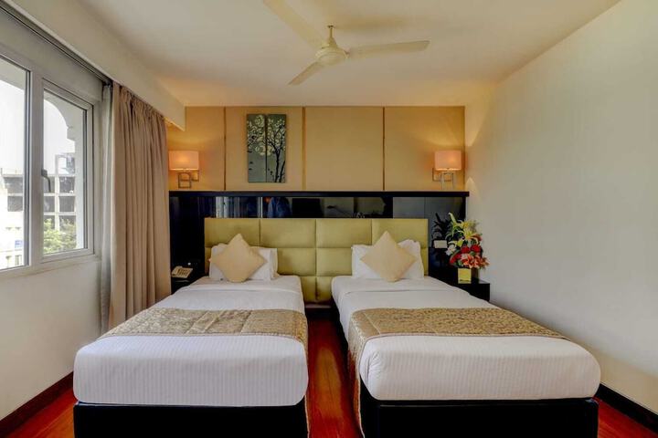 Room 42 of 80