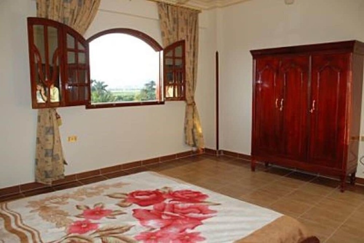 Room 2 of 27