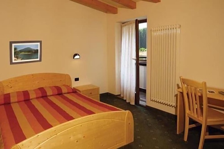 Room 3 of 39