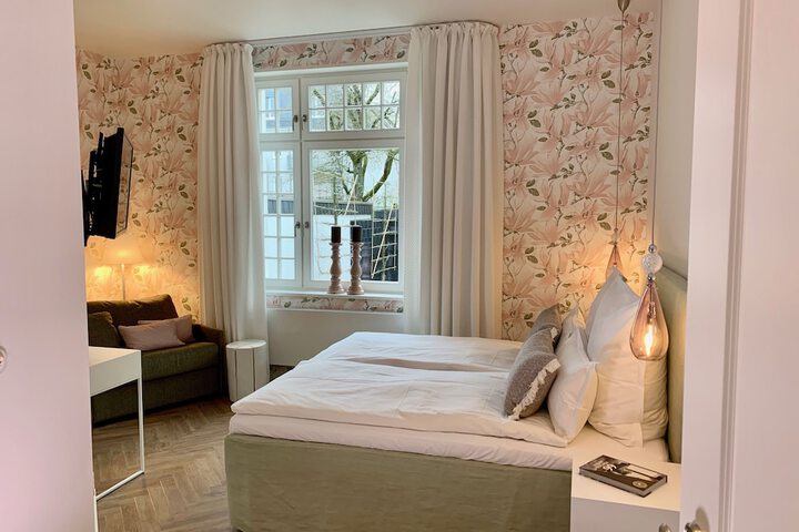 Room 4 of 34
