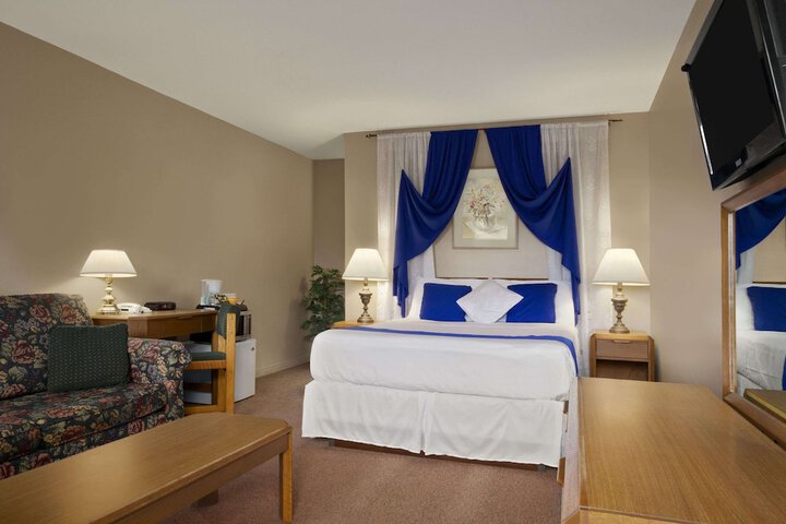 2 Queen Beds (3 of 5)