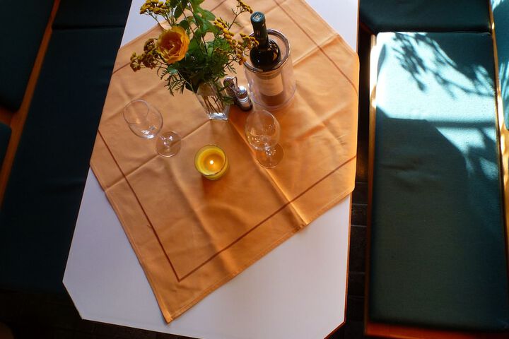 Dining 1 of 11