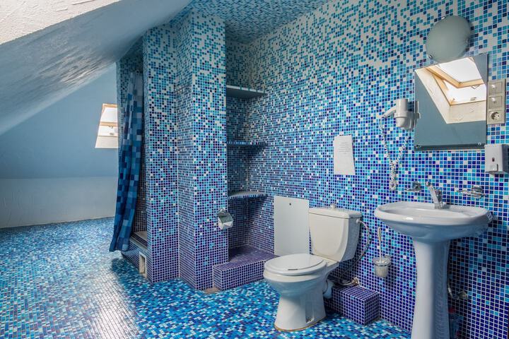 Room 13 of 25