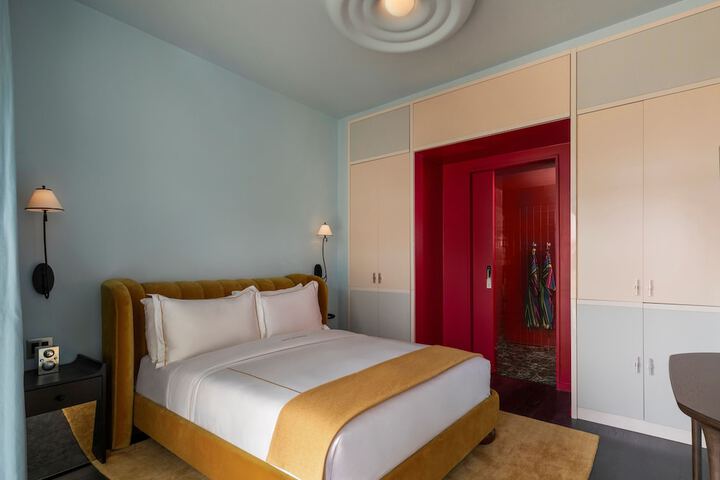 Room 26 of 62
