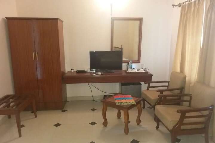 Room 15 of 60