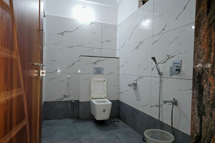 Room 20 of 34